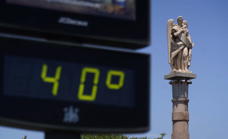 Más de 35 grados en media España, en una ola de calor que perdona al norte de Galicia