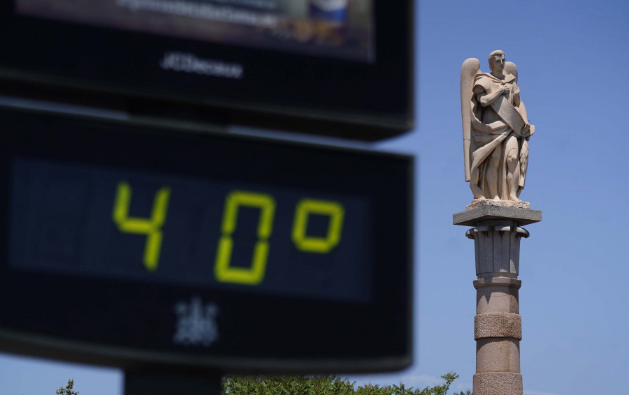Más de 35 grados en media España, en una ola de calor que perdona al norte de Galicia