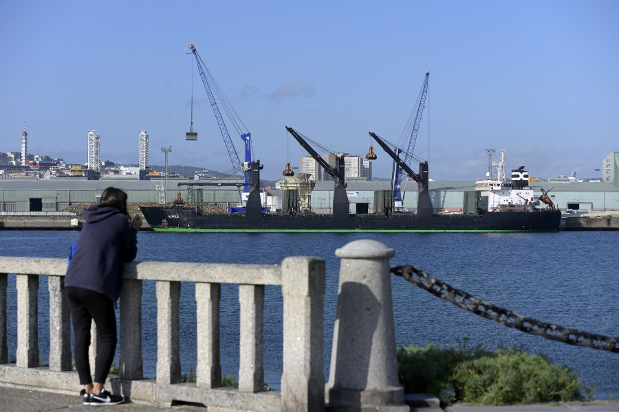 El Alppila atraca en A Coruña y descargará maíz ucraniano a lo largo del día