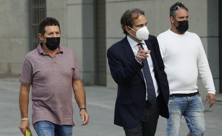 El sobrino del patrón al otro superviviente del Pitanxo: 