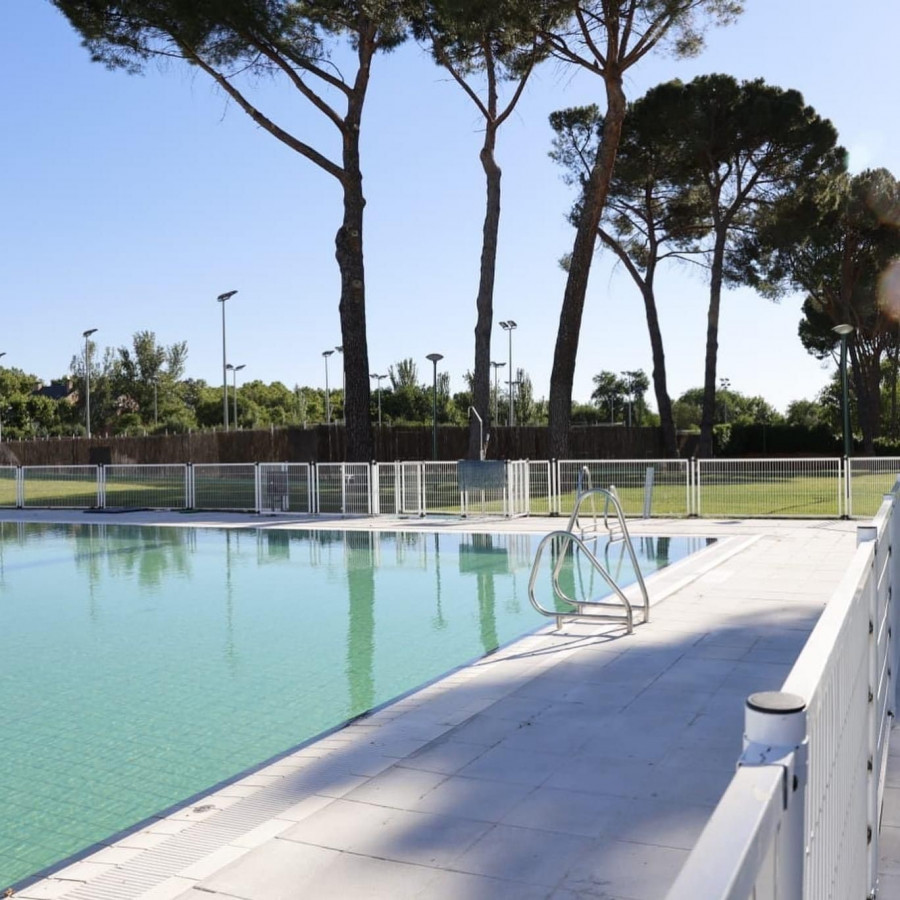 Fallece un niño de siete años en una piscina con la mano atrapada en una rejilla en Alicante