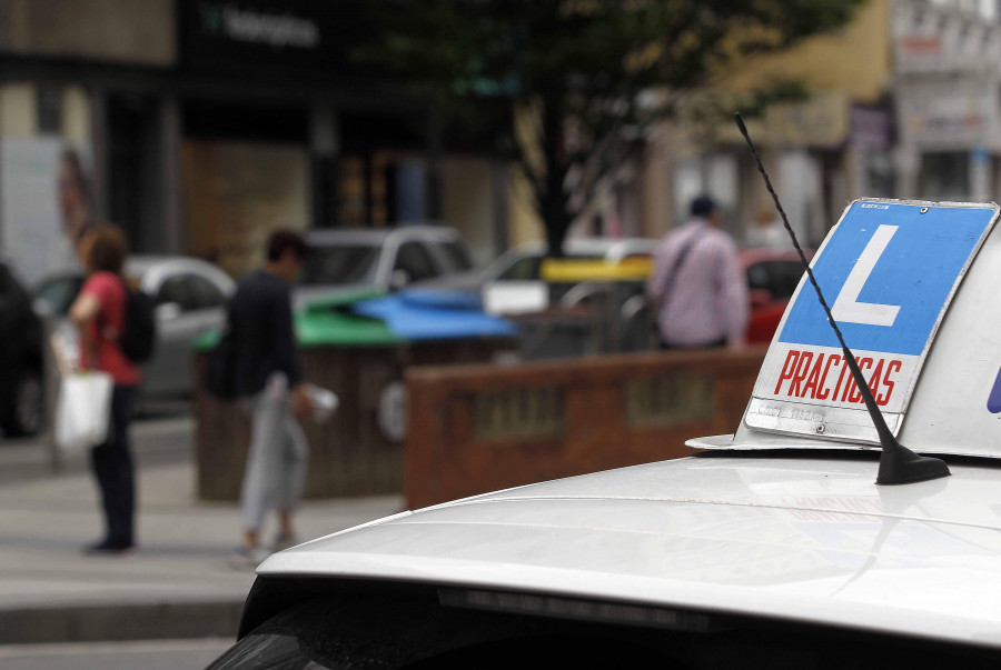 Las autoescuelas estudian subir el precio si el carburante sigue al alza