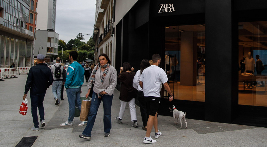 Las tiendas comparten protagonismo con las playas en el inicio de las rebajas