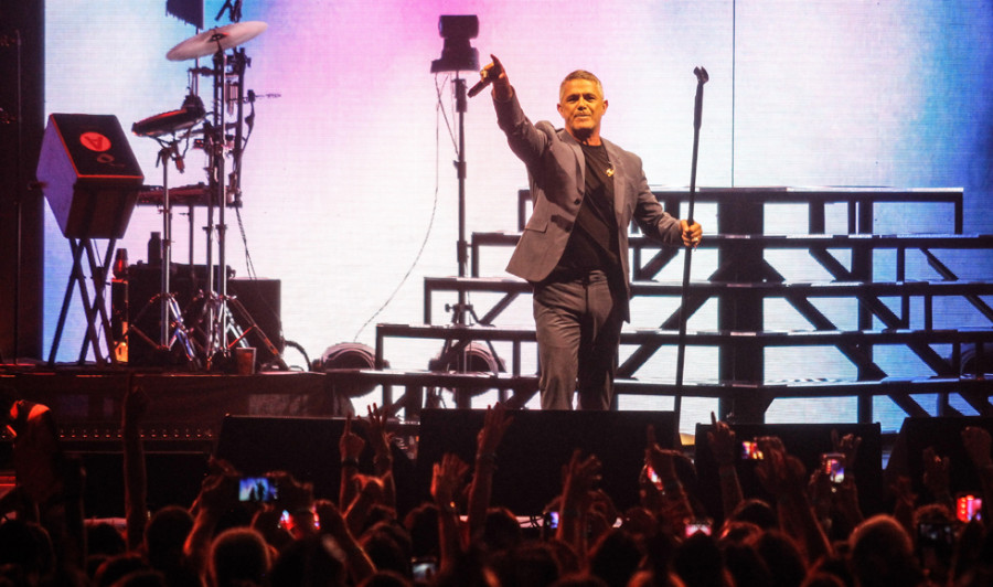 Alejandro Sanz encendió el fuego del Coliseum con otro gran lleno