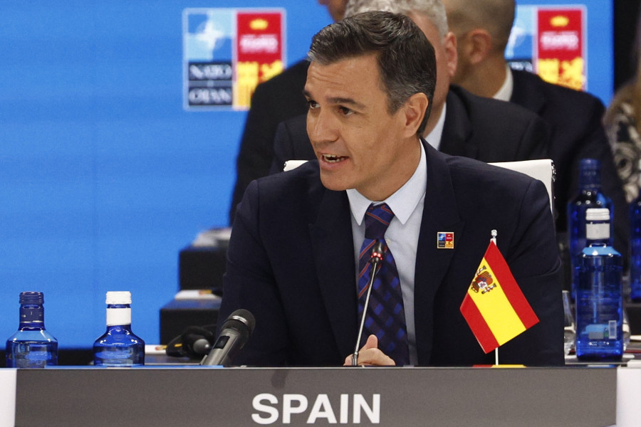 La OTAN se disculpa por poner la bandera de España al revés