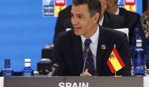 La OTAN se disculpa por poner la bandera de España al revés