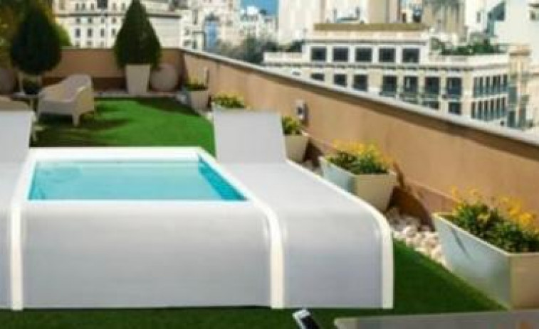Así es la piscina mariposa, la propuesta de Leroy Merlín que hará de tu terraza o jardín un espacio único
