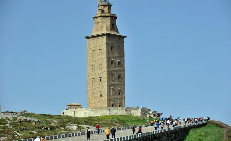 El reto de observar con otros ojos los alrededores de la Torre de Hércules