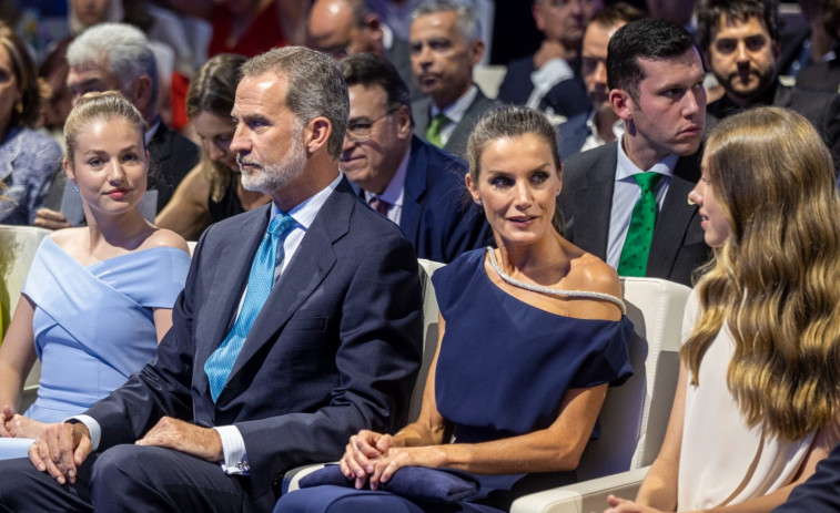 La reina Letizia luce un vestido de una marca de A Coruña para los premios Princesa de Girona