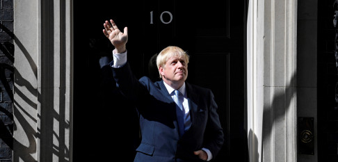 La renuncia de 57 miembros de su Gobierno fuerza la dimisión de Boris Johnson