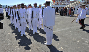Jura de bandera a los pies del ‘Juan Sebastián Elcano’