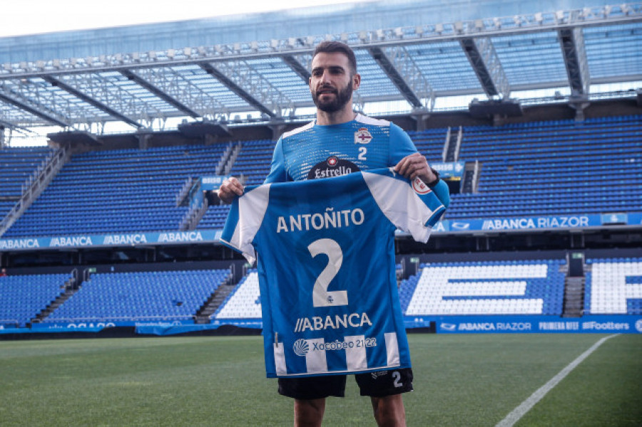 Antoñito renueva por una temporada  con el Depor