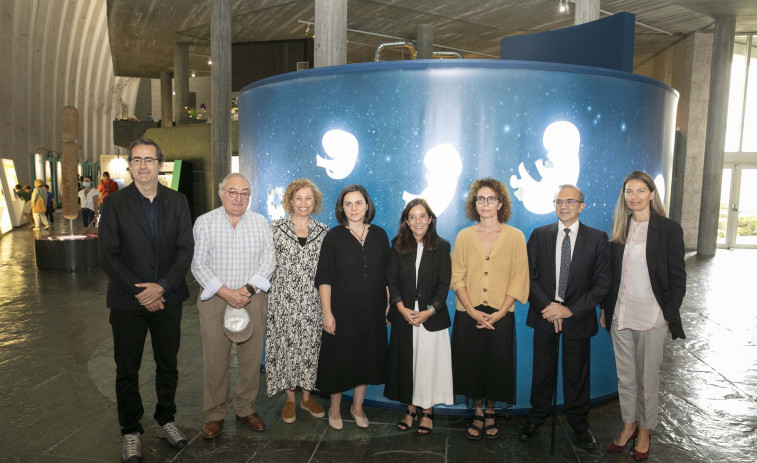 El museo Domus de A Coruña actualiza su vídeo educativo sobre el parto tras 27 años de reproducciones