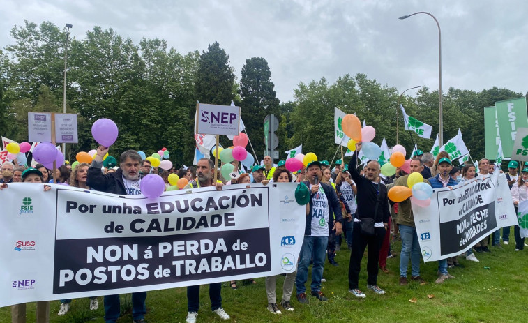 Profesores de la concertada exigen a la Consellería que revise sus propuestas para mantener el empleo