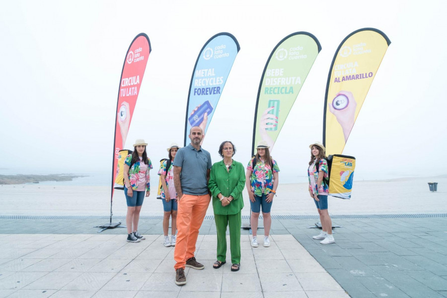 El Ayuntamiento y Cada Lata Cuenta promueven, por tercer año consecutivo, el reciclaje de latas en las playas gallegas