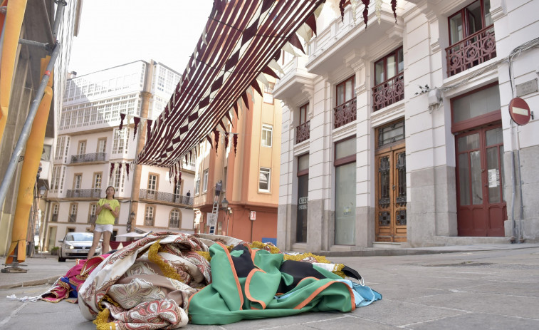 La Ciudad Vieja se viste de gala para acoger la celebración de la Feira das Marabillas