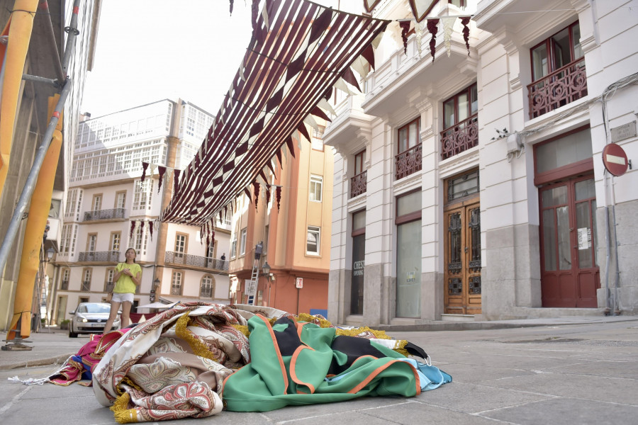 La Ciudad Vieja se viste de gala para acoger la celebración de la Feira das Marabillas