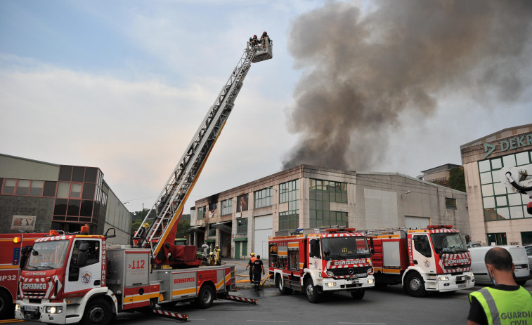La Xunta traslada su apoyo a Comésticos Anfer para que pueda recuperar la actividad lo antes posible tras el incendio