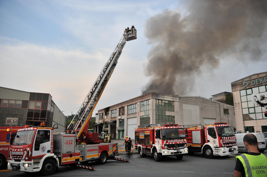 La Xunta traslada su apoyo a Comésticos Anfer para que pueda recuperar la actividad lo antes posible tras el incendio