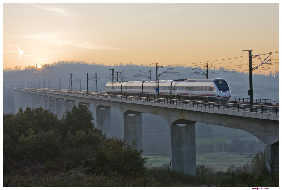 PP y BNG instan al Gobierno a "rectificar" y bonificar al 100% los trenes Avant en Galicia