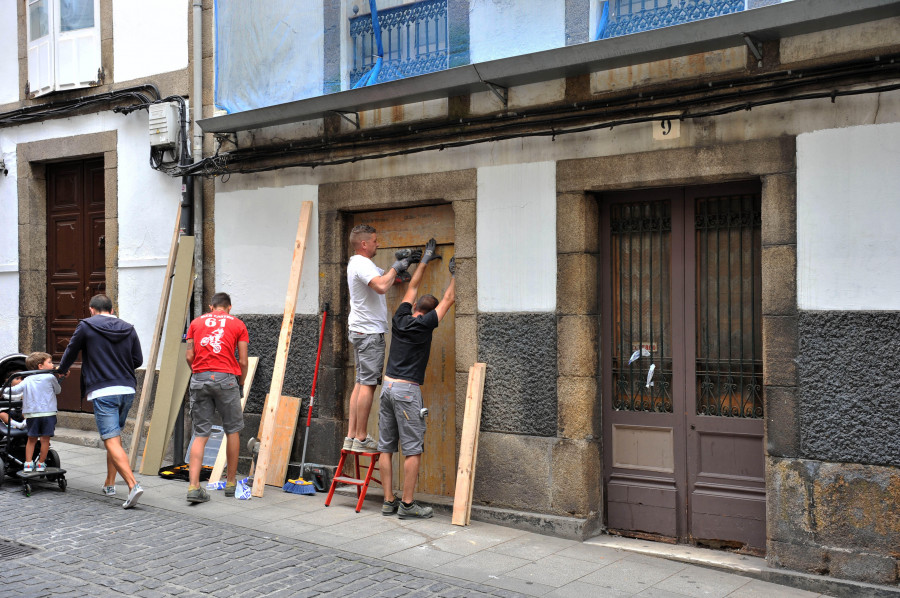 Los inmuebles vacíos del centro coruñés se blindan ante los intentos de okupación