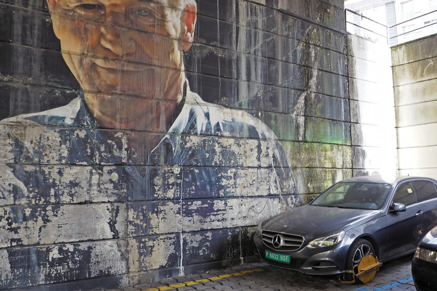 De Moldavia al depósito: el 092 inmovilizó un coche de alta gama durante días con un cepo