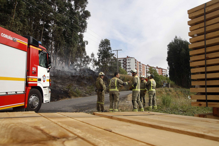 Novo Mesoiro sufre el peor incendio forestal en lo que va de verano en A Coruña