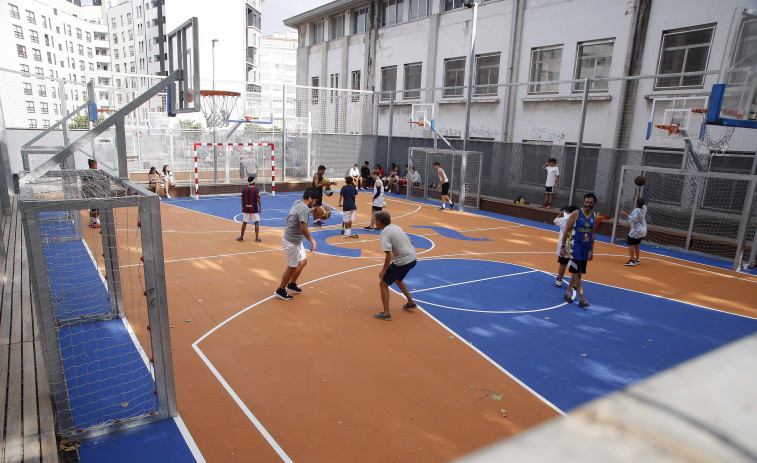 Bens, la Sagrada Familia y Labañou ya lucen con sus pistas deportivas reformadas