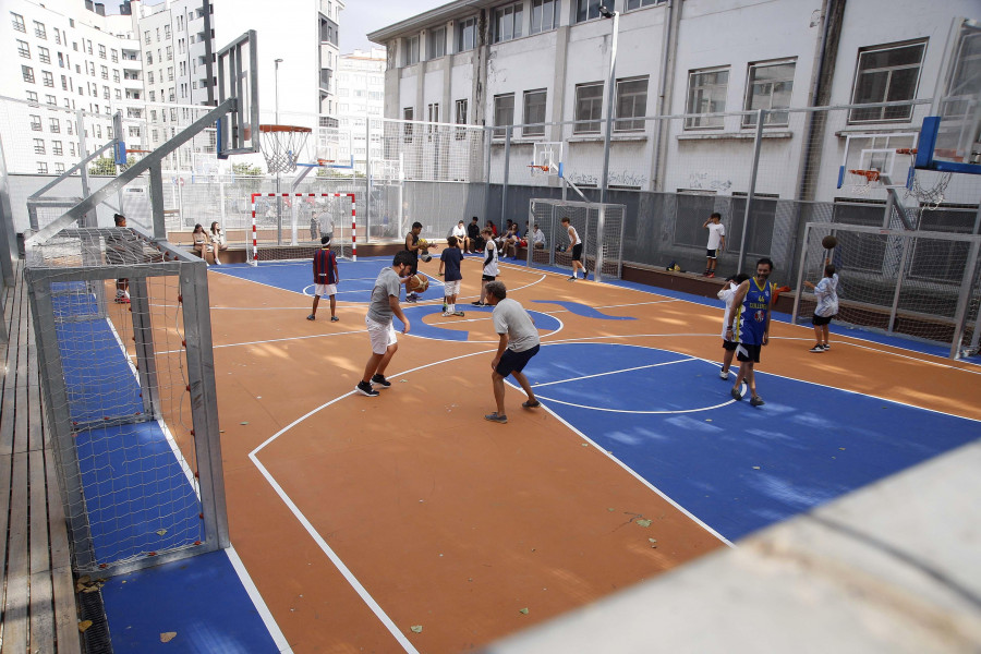 Bens, la Sagrada Familia y Labañou ya lucen con sus pistas deportivas reformadas