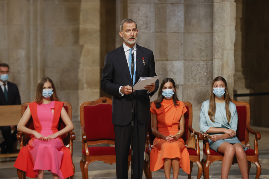 El rey reivindica ante el Apóstol el "carácter" de España para salir adelante