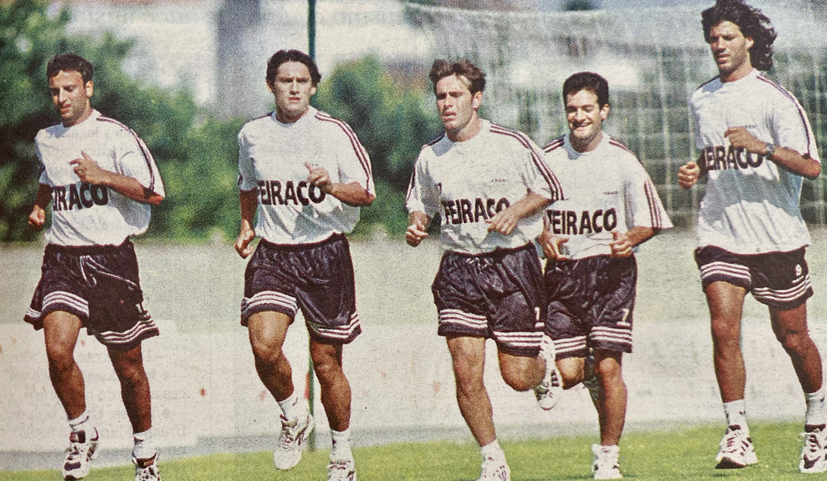 Fran, Armando, Nando, Manjaru00edn y Nadar en la concentraciu00f3n del Depor en Vilalba 1997