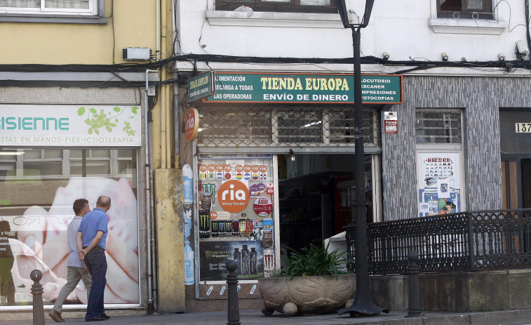 Los vecinos de Os Mallos se reúnen con la Policía, pero reina el pesimismo