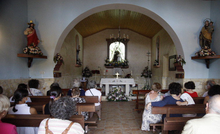 La Romería de Santa Ana vuelve a acercar cientos  de visitantes hasta Mera