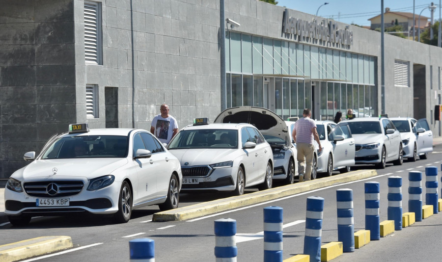 Los taxistas buscan llegar a un acuerdo para regular el servicio en Alvedro