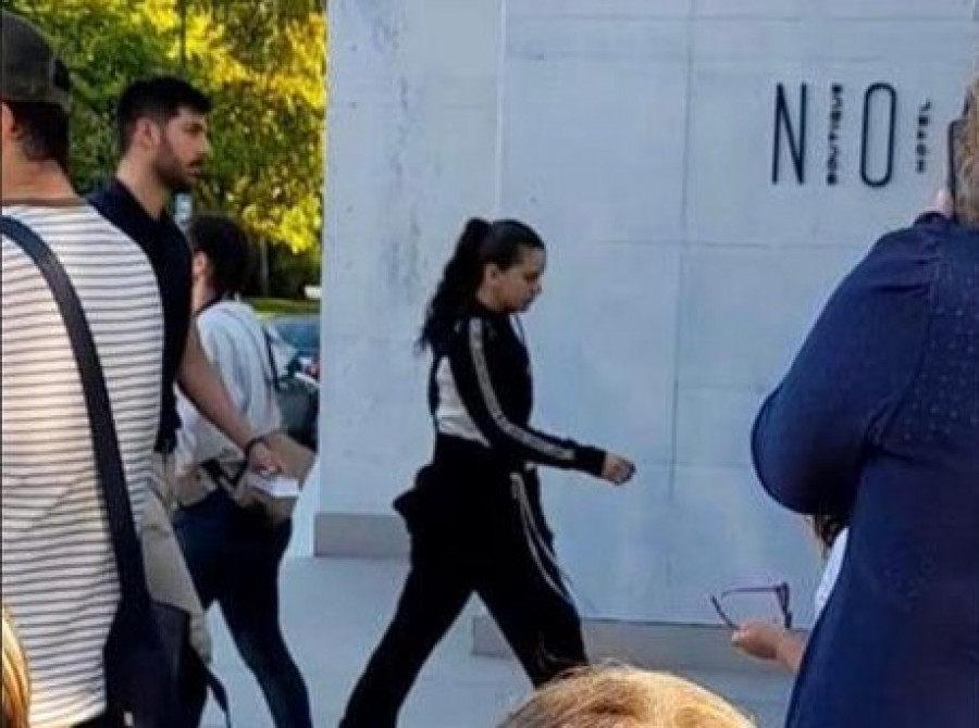 Rosalía se relaja en Santa Cruz horas antes de su concierto en A Coruña