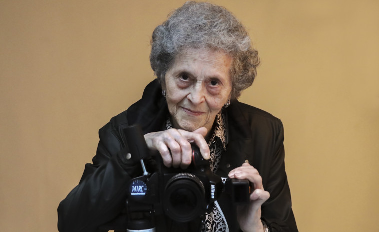Julia López, la fotógrafa más veterana de Galicia: 