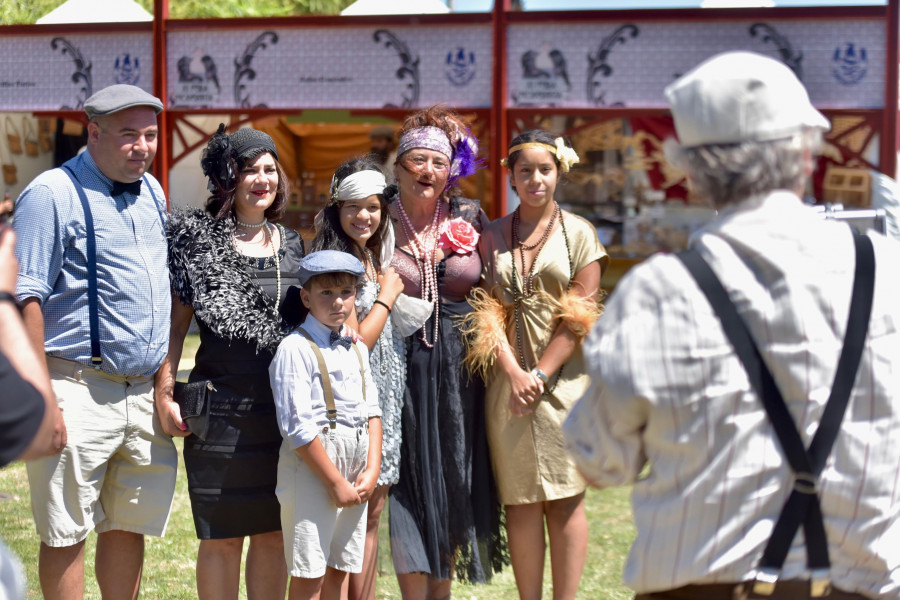 La Feira Modernista de Sada rinde tributo al tranvía que unió Puerta Real y La Terraza