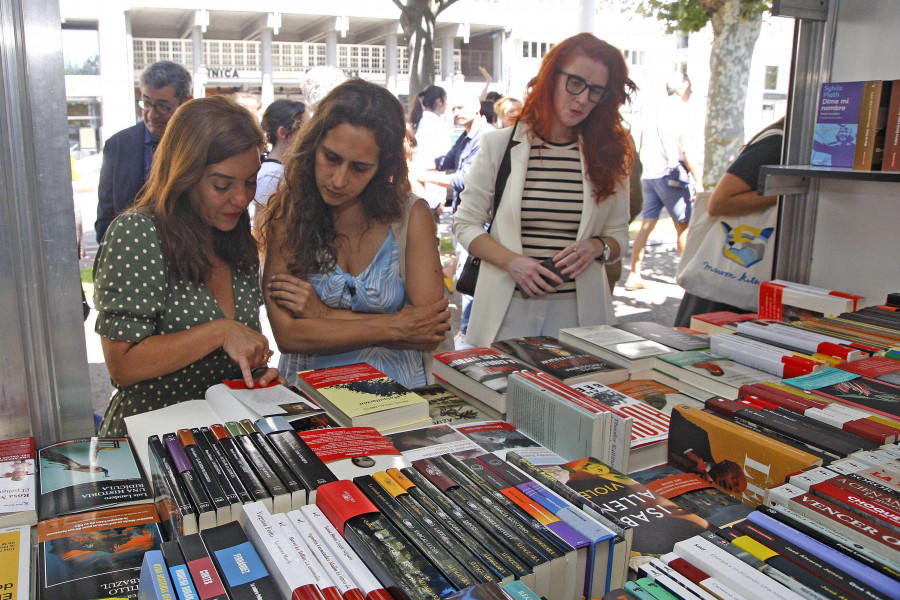 La literatura invade A Coruña con la vuelta de la Feria del Libro
