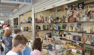 FOTOS: la Feria del Libro, caseta a caseta