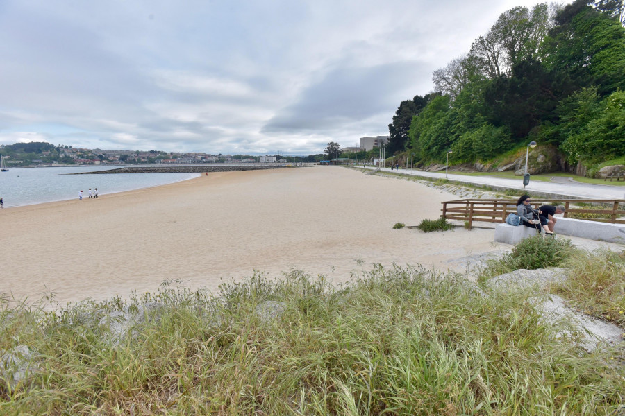 Prohibición temporal de baño por bacterias fecales en la playa de Oza