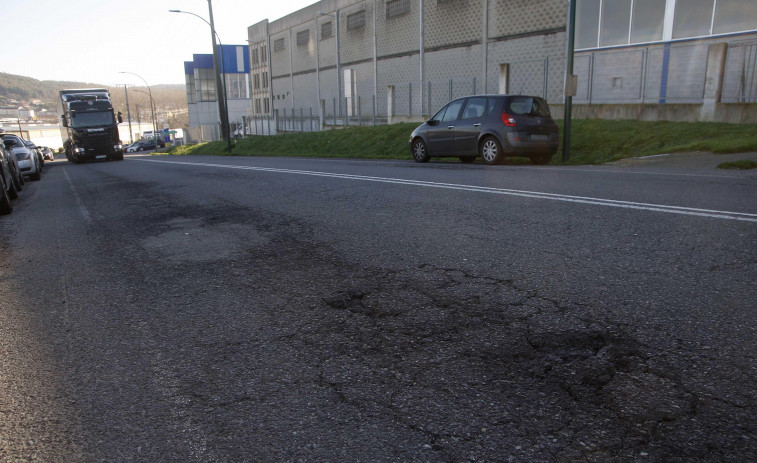 Desvío del tráfico en Arteixo por las obras de la avenida de la Diputación