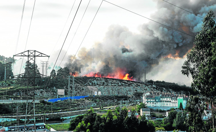 A Coruña rebasó ya el número de incendios forestales del año pasado