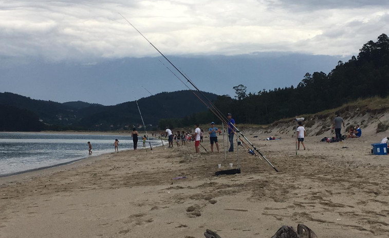 Herido un menor al ser alcanzado por un rayo en la playa de Vilarrube