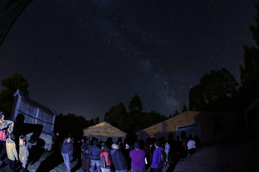 Las claves para observar el cielo y las lluvias de estrellas en A Coruña