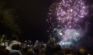 La Batalla Naval ilumina la noche coruñesa