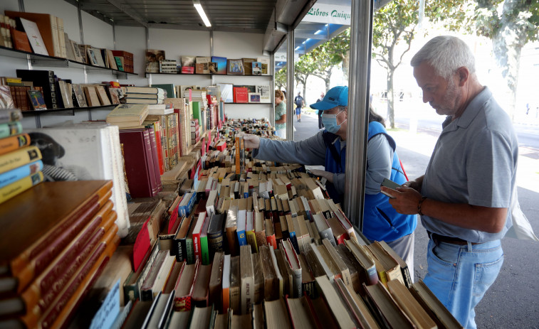 Último fin de semana para disfrutar en Méndez Núñez de la feria del libro antiguo y Viñetas