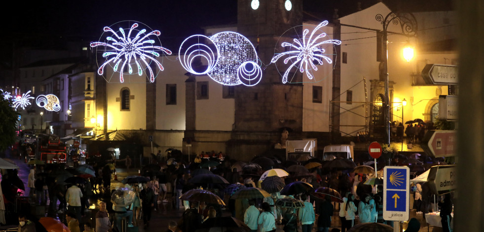 La lluvia y el viento impiden al patrón de Betanzos recibir al Globo tras dos años de larga espera