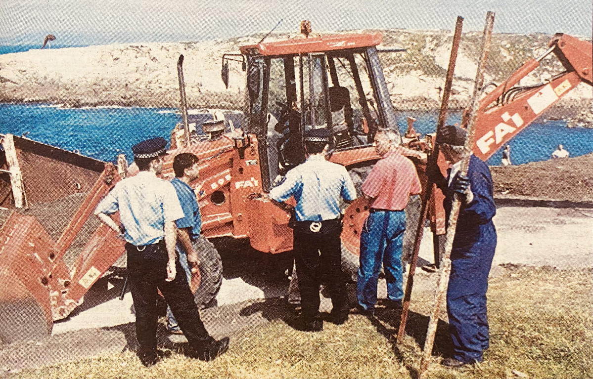 Empiezan los trabajos de desguace del Mar Egeo