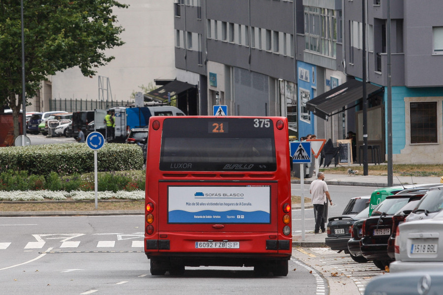 El bus búho cambia de sentido para acercar las fiestas de Novo Mesoiro al resto de barrios