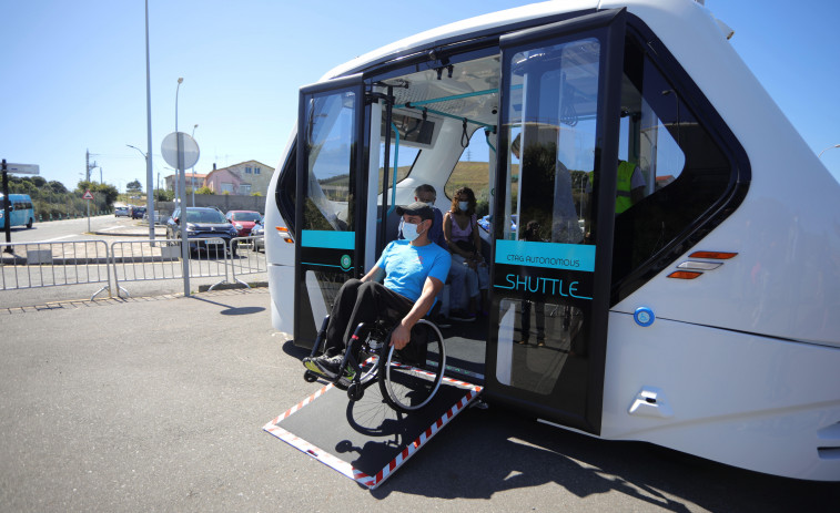 Calvelo considera muy positiva la experiencia del fin de semana con el autobús eléctrico autónomo gallego